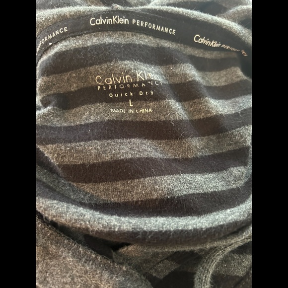 Calvin Klein Sweater - Picture 4 of 4